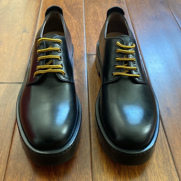 Rudy Plain Toe Derby
SALVATORE FERRAGAMO - Picture 12 of 12